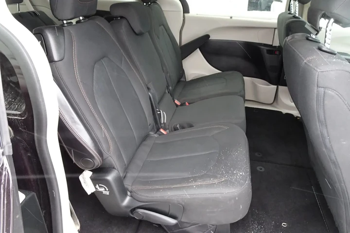 $14995 : 2018 PACIFICA image 8