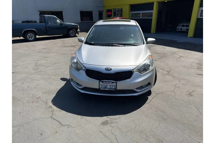 $7999 : 2015 Forte5 EX image 4