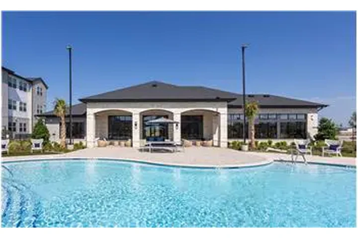 $1860 : Rental property with 2 bedro image 1