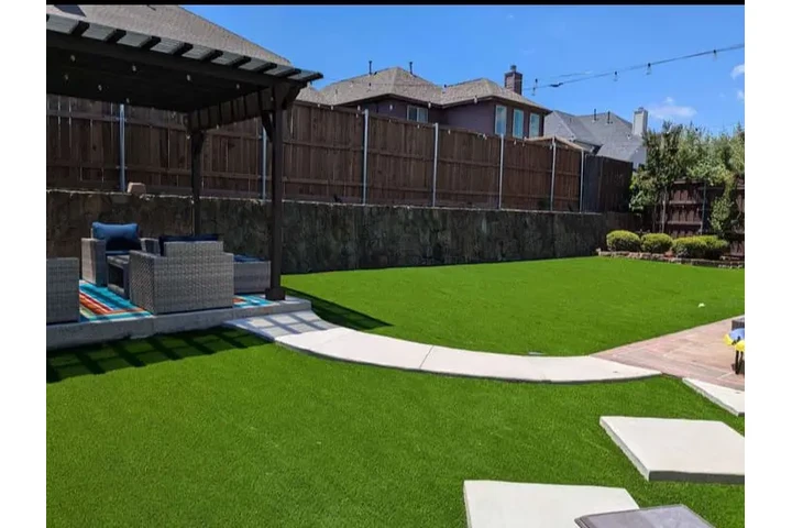 De León tree service image 7