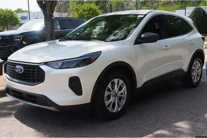 $23950 : Ford Escape 2023 AWD Active image 2