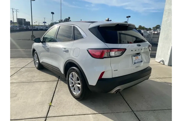 $19388 : Ford Escape 2022 SE 4dr SUV image 6