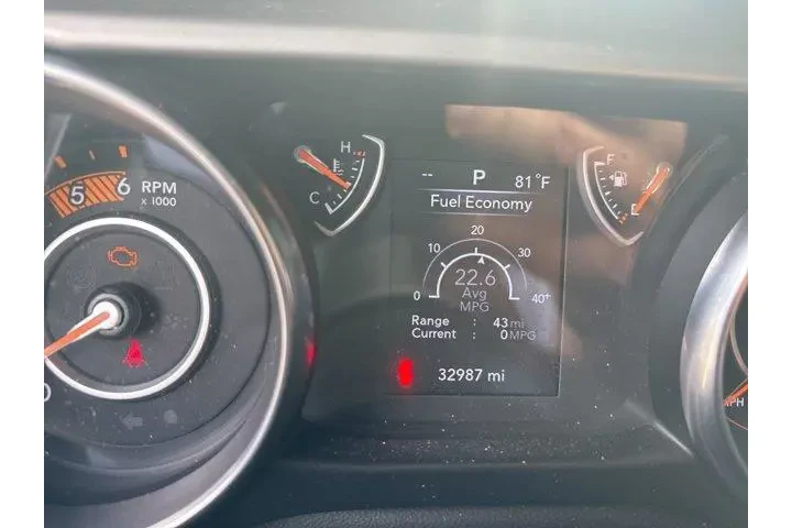 $30996 : Jeep Wrangler Unlimited 2022 image 5