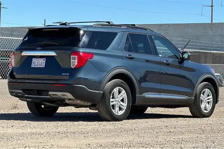 $31777 : Ford Explorer 2022 AWD XLT 4 image 4