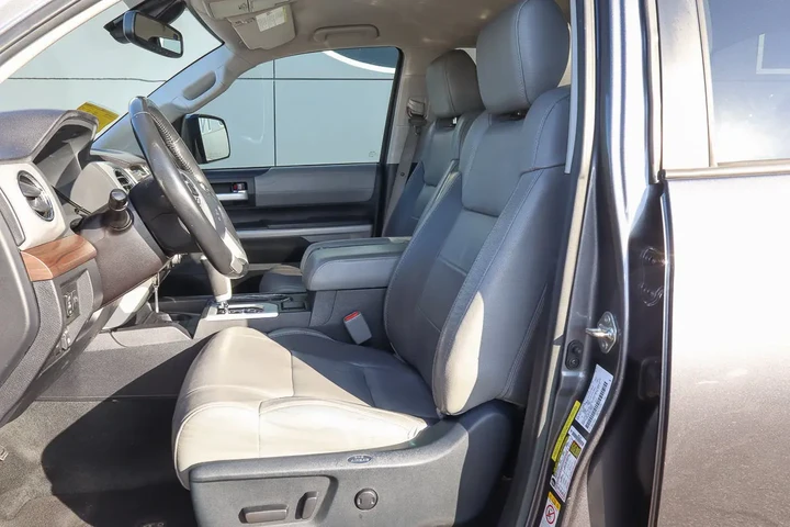 $36988 : 2018 Tundra 4WD Limited CrewM image 7