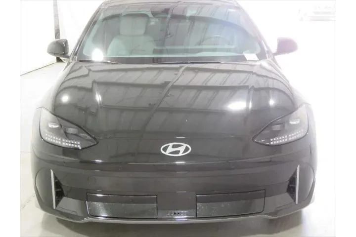$26940 : Hyundai IONIQ 6 2023 SEL 4dr image 2