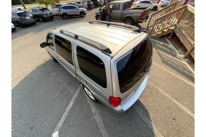 $3985 : Chevrolet Uplander 2006 LT 4 image 10