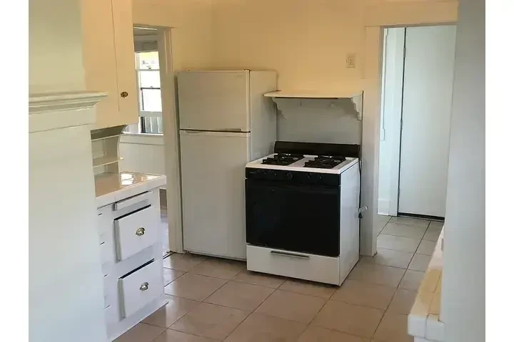 $1600 : Kingswell Ave, Los Angeles,CA image 2