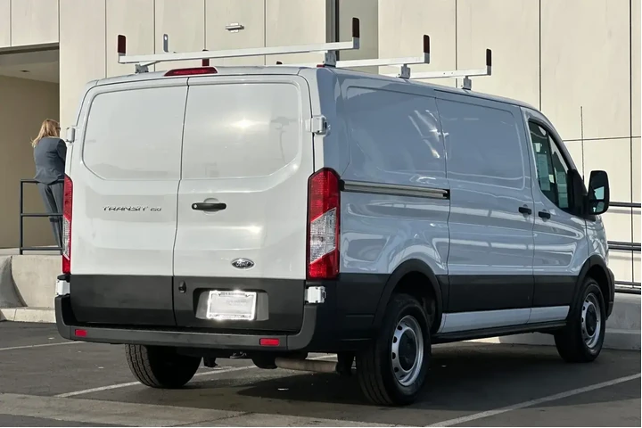 $32900 : Ford Transit 2023 150 3dr SW image 3