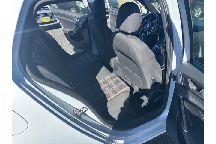 2018 Golf GTI S image 4