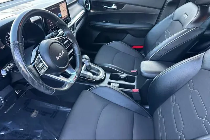 $19390 : Kia Forte 2023 GT-Line 4dr S image 10