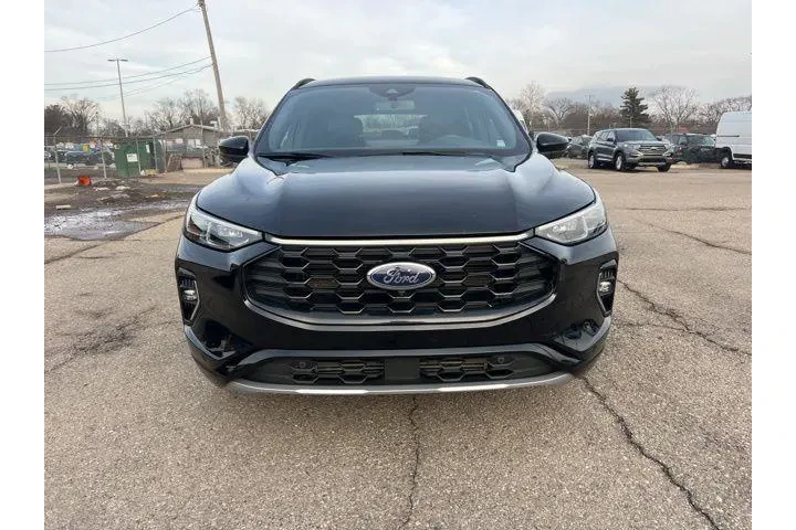 $24925 : Ford Escape 2023 AWD ST-Line image 2