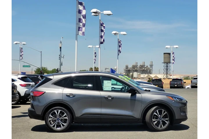 $16500 : Ford Escape 2022 SE 4dr SUV image 3