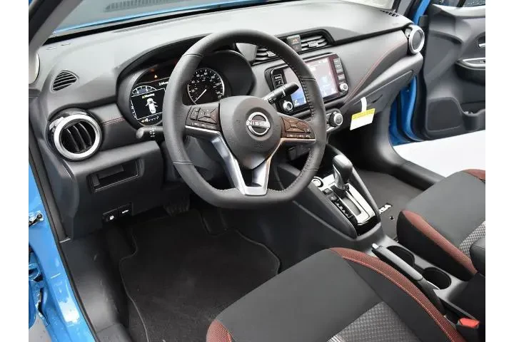 $18991 : Nissan Versa 2025 SR 4dr Sed image 8