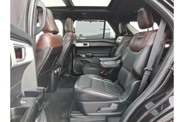 $39900 : Ford Explorer 2023 AWD Plati image 10
