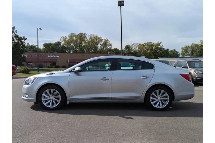 $15492 : 2016 LaCrosse image 9