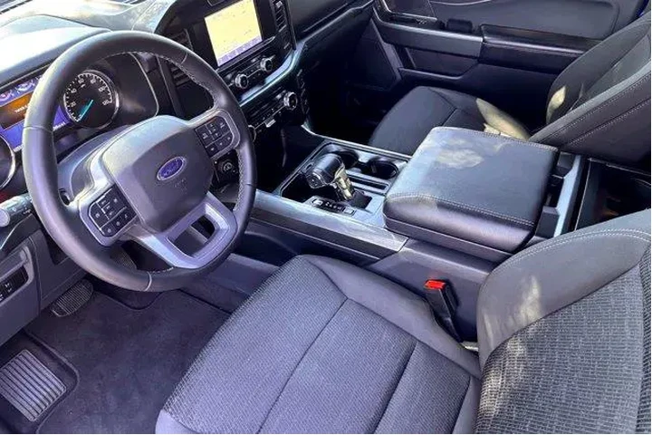 $39977 : Ford F-150 2023 4x4 XLT 4dr image 10