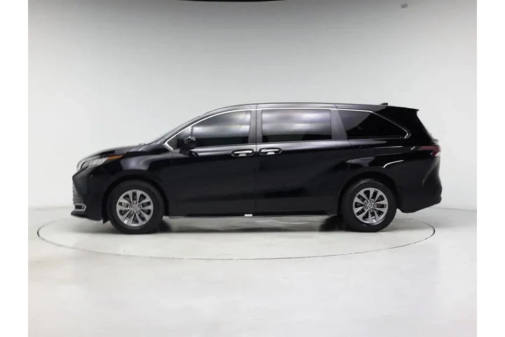 $38998 : Toyota Sienna 2023 XLE 8-Pas image 3