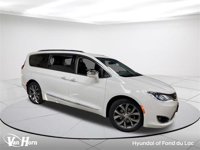 $16817 : Pre-Owned 2018 Pacifica Limit image 1