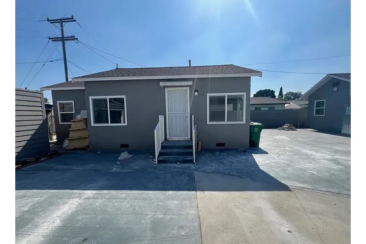 $1900 : NICE SINGLE FAMILY HOUSE. LA image 1