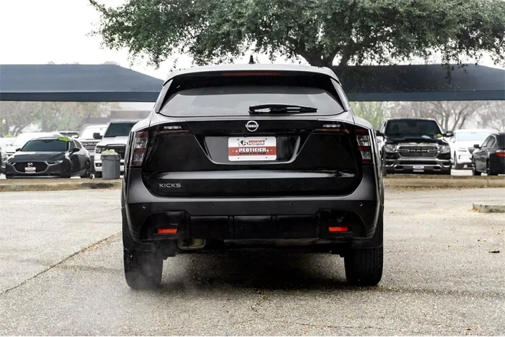 $24599 : Nissan Kicks 2025 SV 4dr Cro image 6