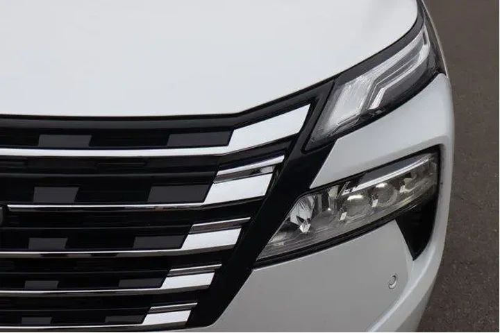 $33538 : Nissan Rogue 2025 AWD Platin image 9