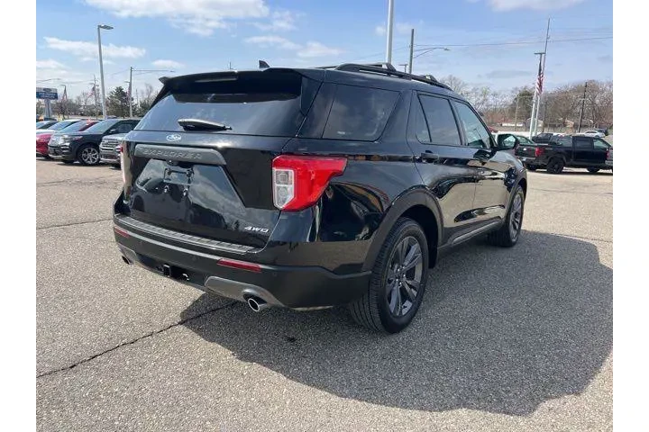 $28315 : Ford Explorer 2022 AWD XLT 4 image 4