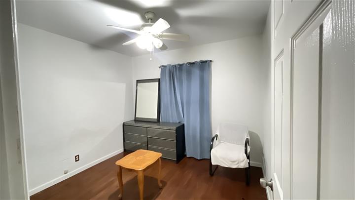 $700 : Cuarto de Renta en South Gate image 1