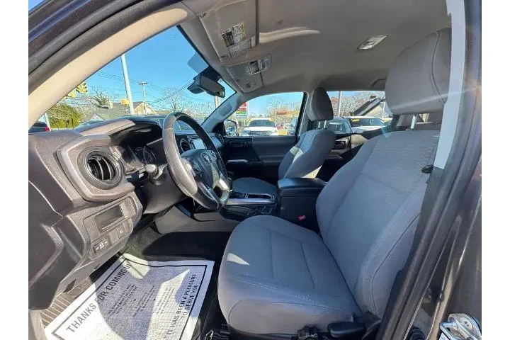 $30700 : Toyota Tacoma 2019 4x4 TRD P image 10