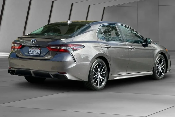 $25800 : Toyota Camry Hybrid 2024 SE image 4