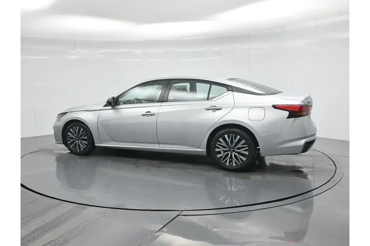 $17750 : Nissan Altima 2023 2.5 SV 4d image 7