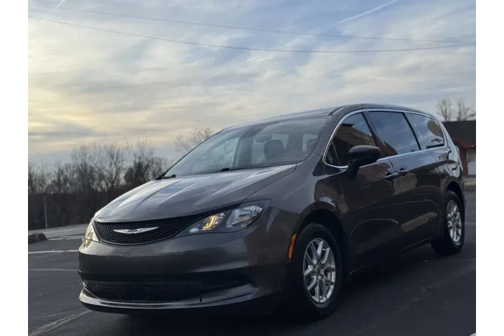 $14999 : 2023 Voyager LX image 2