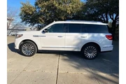 $32980 : Lincoln Navigator 2018 4x4 R thumbnail