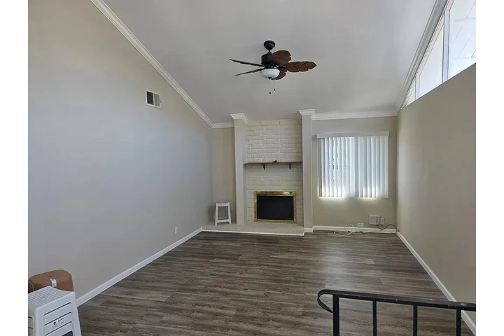 $900 : Beautiful Home...LAKEWOOD,CA image 2