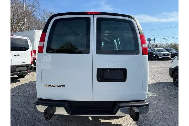 $33700 : Chevrolet Express 2024 2500 image 5