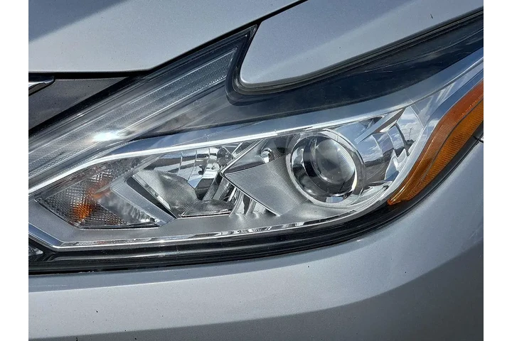 $15995 : Nissan Altima 2018 2.5 SV 4d image 8