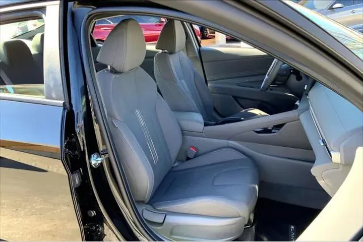 $21397 : Hyundai ELANTRA 2025 SEL Spo image 9