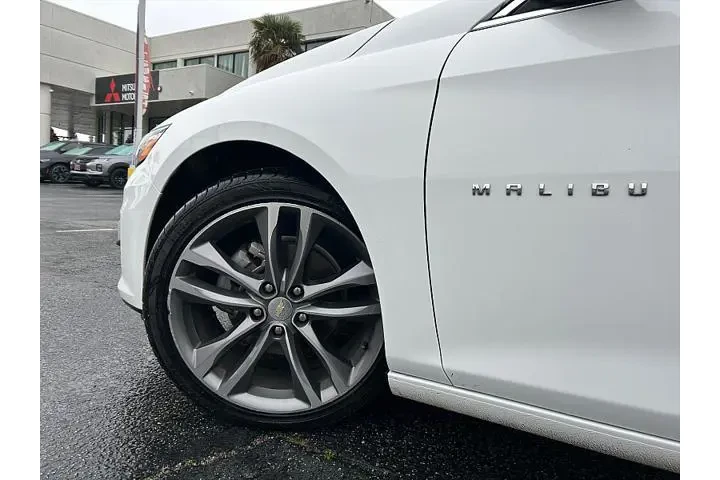 $24995 : Chevrolet Malibu 2024 LT 4dr image 9