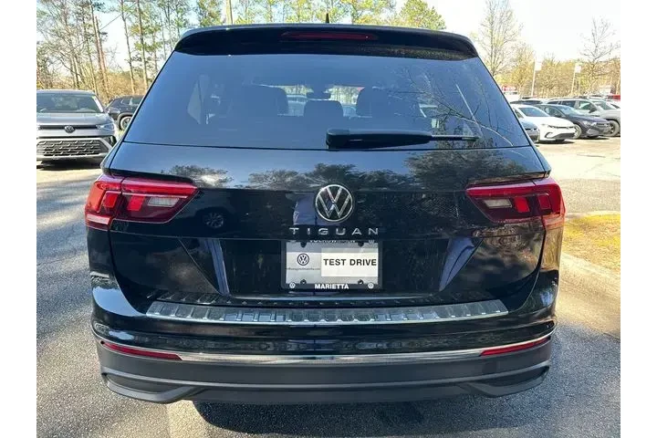 $21996 : Volkswagen Tiguan 2024 Wolfs image 6