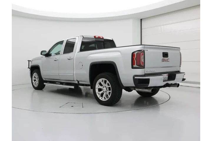$26998 : GMC Sierra 1500 2017 4x4 SLT image 2