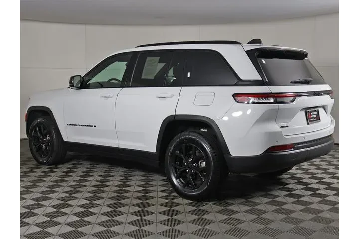 $30423 : Jeep Grand Cherokee 2024 4x4 image 8