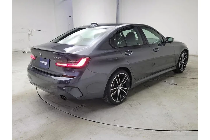 $30998 : BMW 3 Series 2021 AWD 330i x image 5