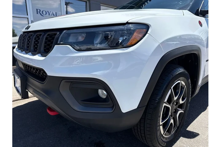 $24995 : 2025 Compass Trailhawk 4x4 image 7