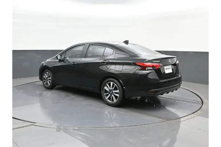 $17495 : Nissan Versa 2025 SV 4dr Sed image 5