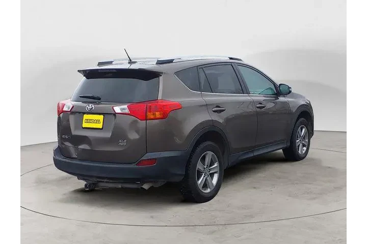 $9561 : Toyota RAV4 2015 AWD XLE 4dr image 4