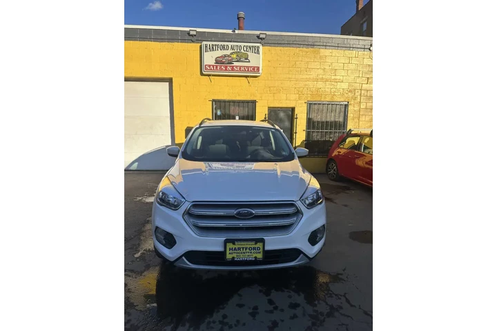 $8999 : 2018 Escape image 2