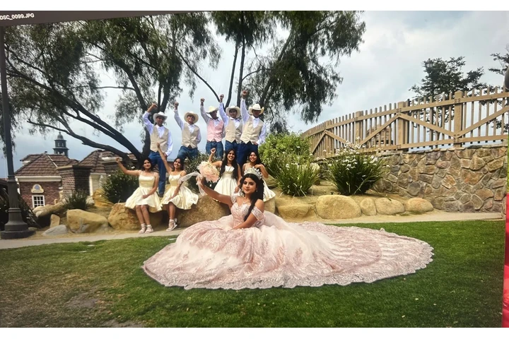 Fotos y video image 4