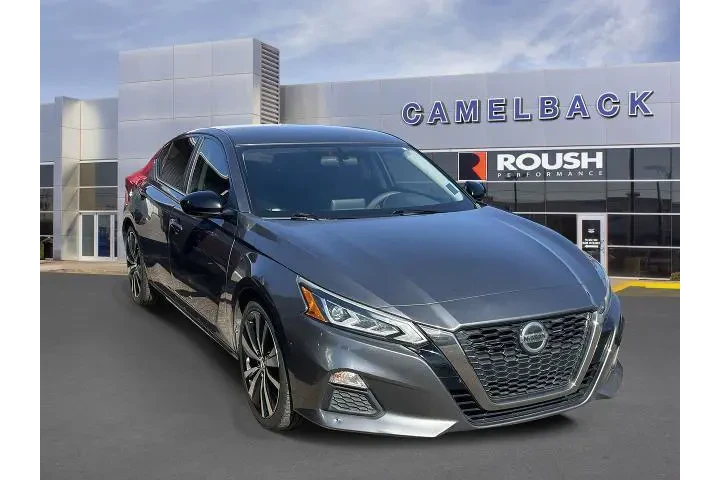 $11896 : Nissan Altima 2019 2.5 SR 4d image 4