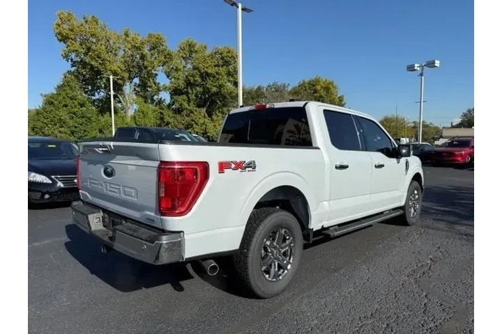 $39889 : Ford F-150 2022 4x4 XLT 4dr image 7