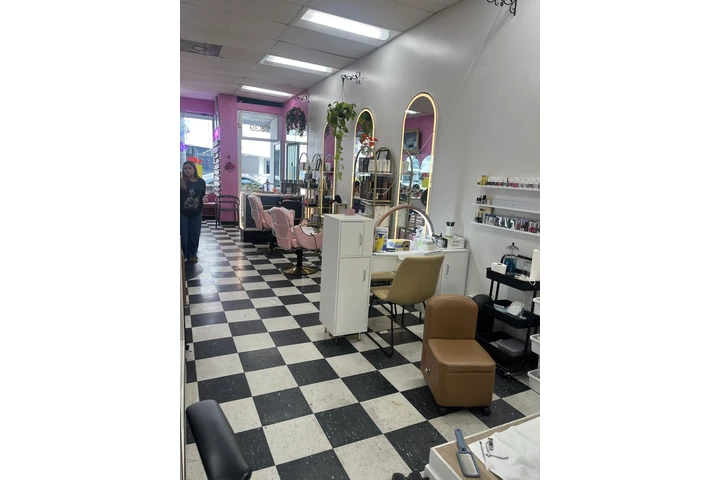 $800 : Salon tifanys image 1